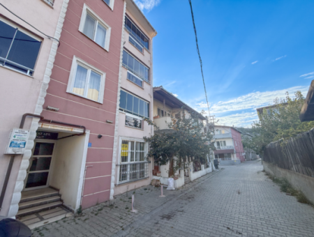 Kumbağ'da Pazar Ve Caddeye Yakın İskanlı Satılık 1+1 Daire