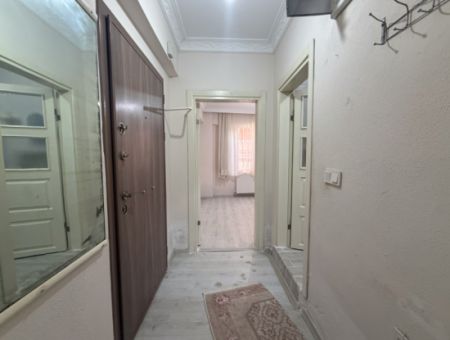 Kumbağ'da Pazar Ve Caddeye Yakın İskanlı Satılık 1+1 Daire