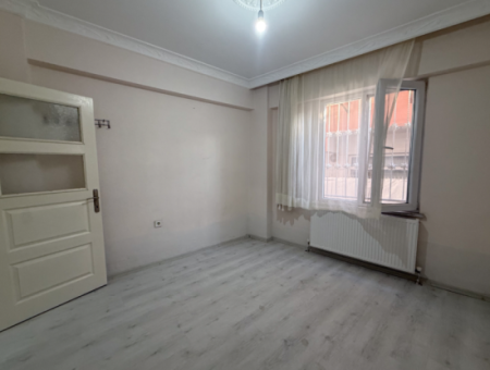 Kumbağ'da Pazar Ve Caddeye Yakın İskanlı Satılık 1+1 Daire