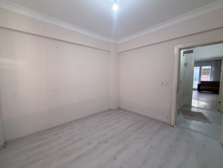 Kumbağ'da Pazar Ve Caddeye Yakın İskanlı Satılık 1+1 Daire