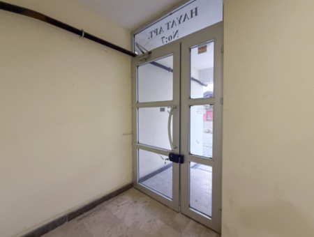 Kumbağ'da Pazar Ve Caddeye Yakın İskanlı Satılık 1+1 Daire