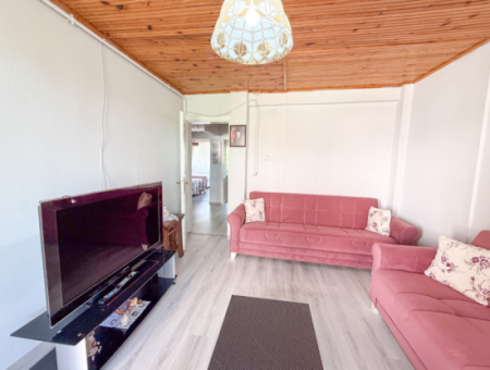 Kumbağ Pazar Sokağında Çok Geniş Full Eşyalı 2+1 Satılık Daire