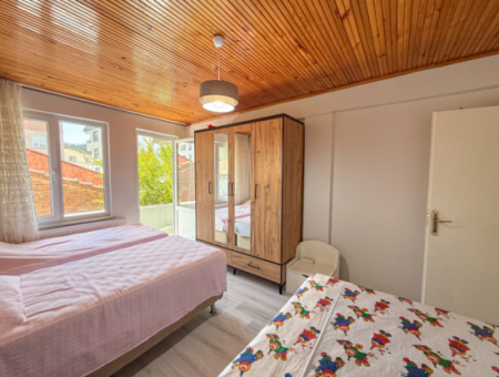 Kumbağ Pazar Sokağında Çok Geniş Full Eşyalı 2+1 Satılık Daire