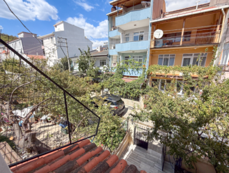 Kumbağ Pazar Sokağında Çok Geniş Full Eşyalı 2+1 Satılık Daire